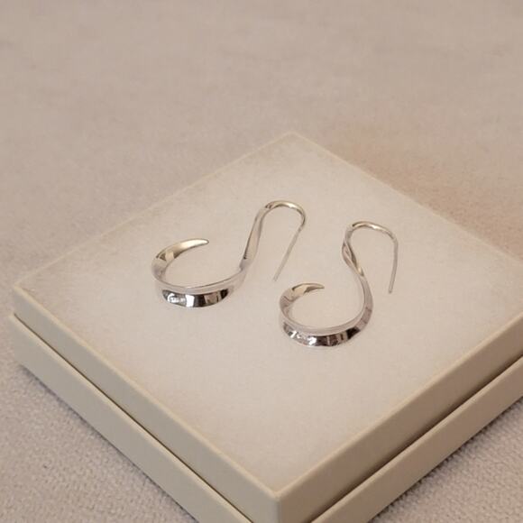 Estate Sterling Silver Sculptural Earrings – 925 India, Under 2” - Picture 2 of 6